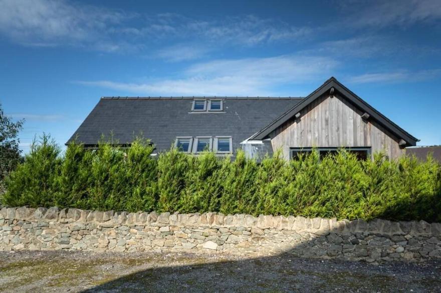 Welsh Dreaming Luxury Oak Framed House with Wood Fired Hot Tub