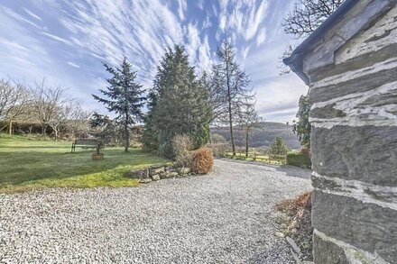 Beautiful 16th Century Ty Cerrig Cottage -set in stunning grounds with great vie