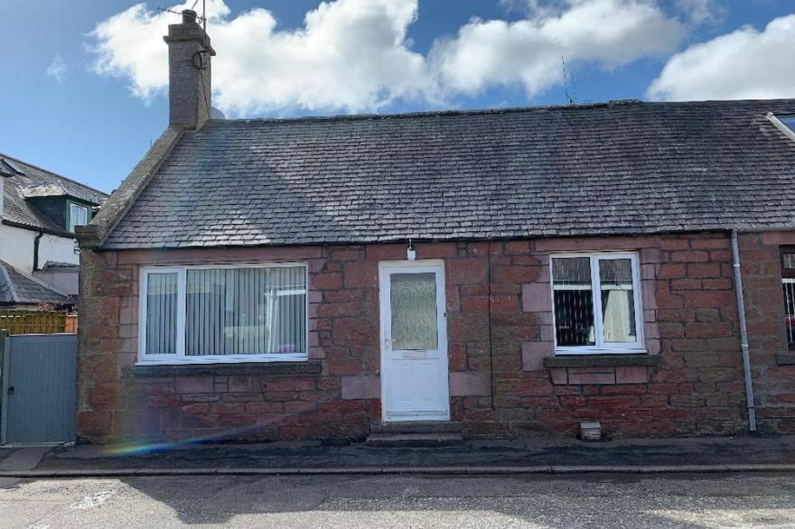 A Lovely Holiday Cottage Located In The Delightful Village Of Edzell