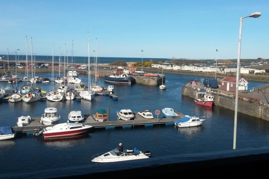 Two-bedroom flat overlooking Nairn Harbour, close to facilities