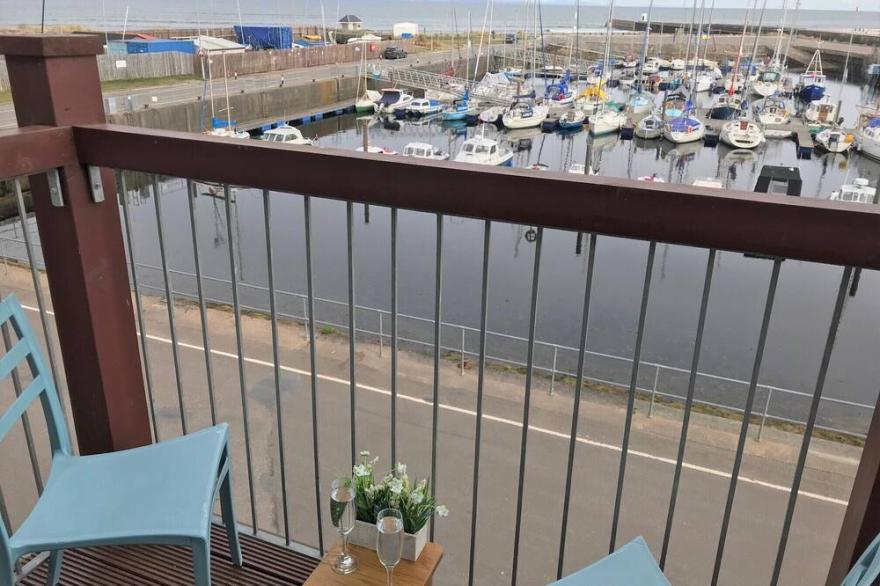 Two-bedroom flat overlooking Nairn Harbour, close to facilities