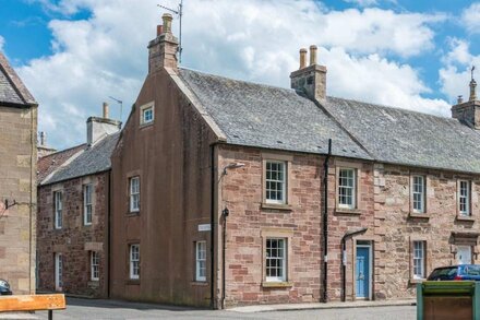 Charming 3 Bed Village Green Cottage East Lothian