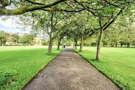 Home by The Meadows, close to City Centre