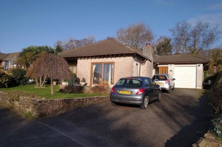 Perfect Location To Discover Cornwall Family Dog Friendly Bungalow in Bodmin