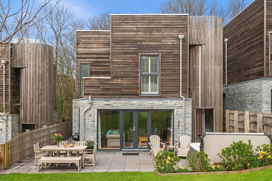 A simply beautiful light and airy south facing property equipped to five star standard, providing sp