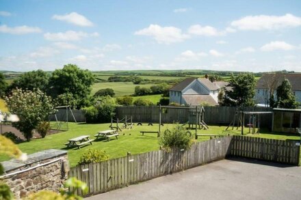 Granary Barn -  a barn that sleeps 7 guests  in 3 bedrooms