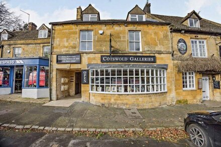 Luxury two bedroom holiday Cotswold accommodation in Stow-on-the-Wold - The Staircase