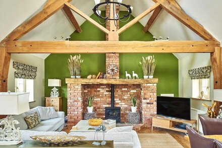 The Luxury Barn - Luxury Cottages