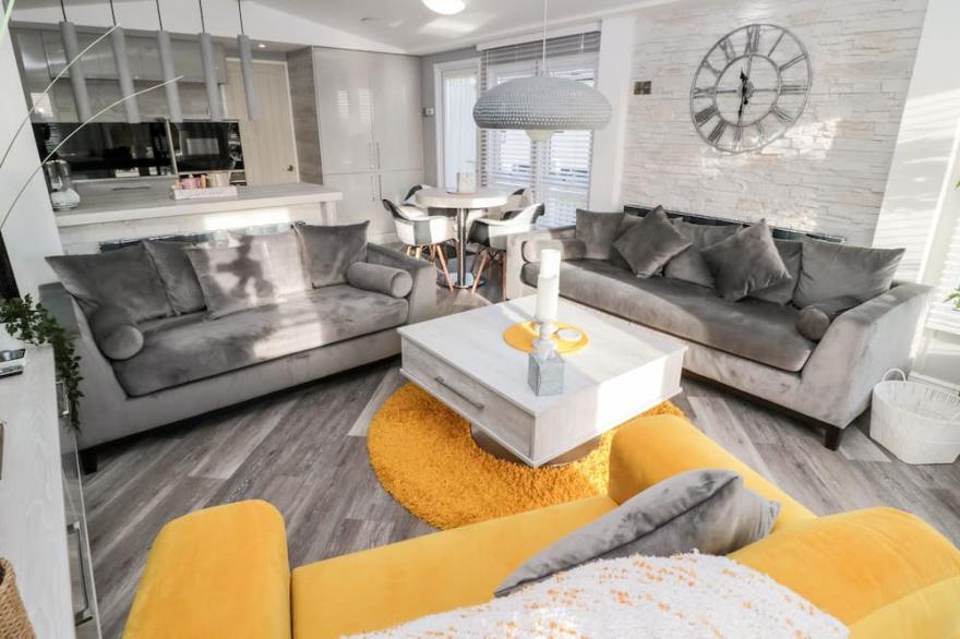 23 VALLEY VIEW, pet friendly in Felton