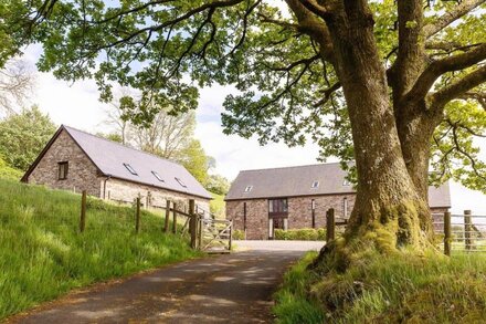 Brecon Beacons Barn with Hot Tub