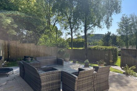 Peaceful Country Cottage near Carmarthen