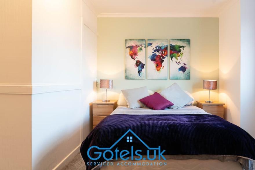 ⭐ Private Room Flora⭐ 3 Guests, Roof Terrace, Free Wifi ❤️