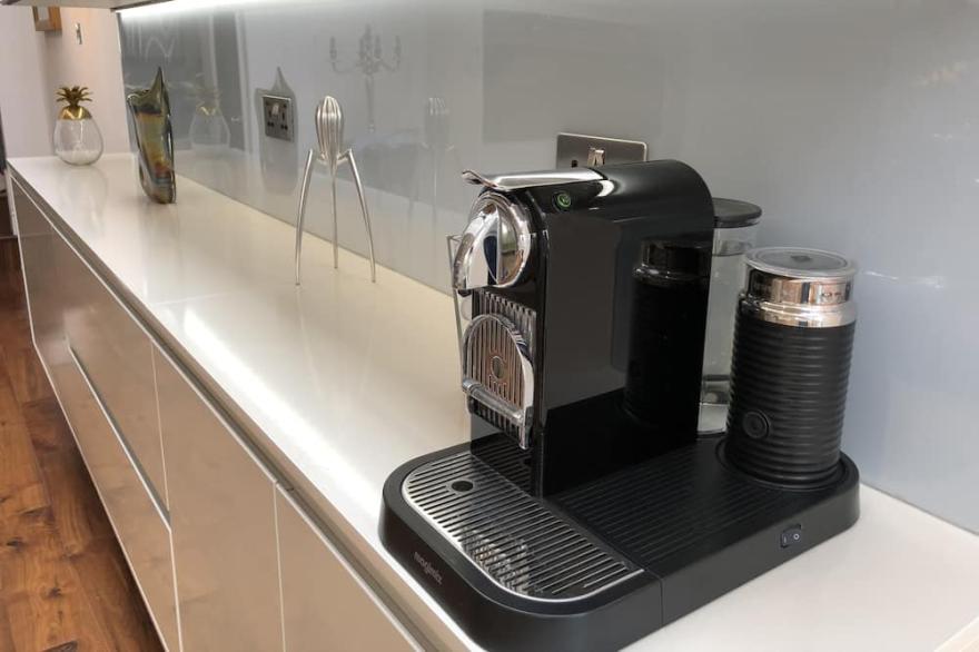 Stylish & Comfortable Home in Peckham; Conveniently located for Central London