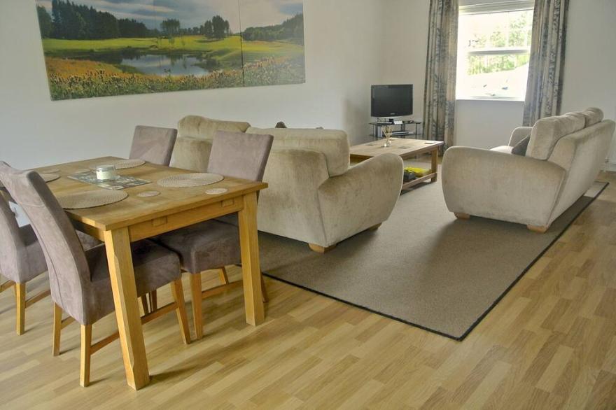 Self Catering Villa, 2 bedrooms, sleeps 4