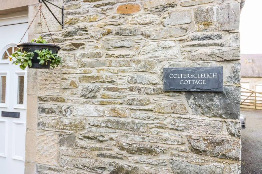 COLTERSCLEUCH COTTAGE, Pet Friendly, With Open Fire In Hawick