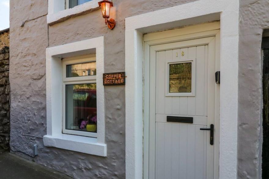 COPPER COTTAGE, pet friendly, with open fire in Ingleton