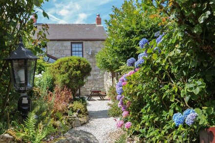 ELDAMAR COTTAGE, pet friendly, character holiday cottage in Falmouth