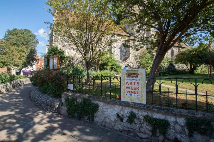 *NEW* Period House with Amazing Views in Sandwich