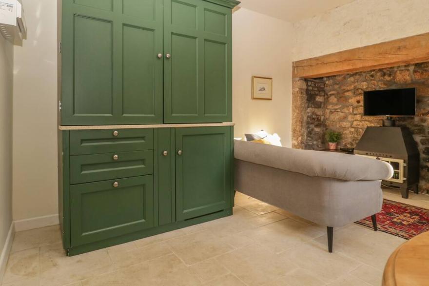 THE SHEEP SHACK, pet friendly, with a garden in Shepton Mallet