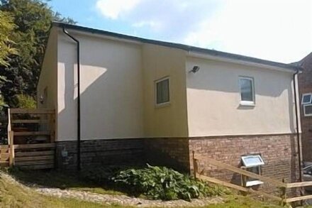 Converted Coach House Nestled Into The Lower Slopes Of Frodsham Hill