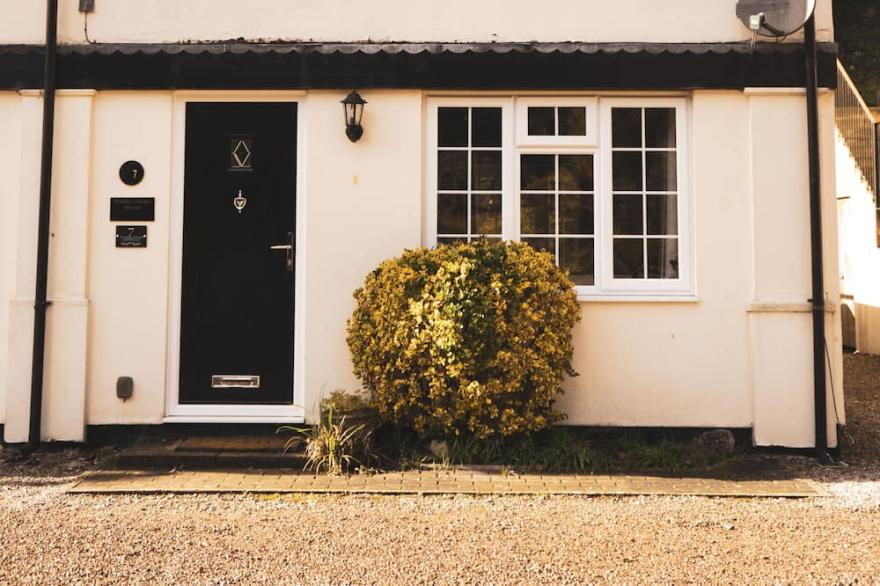 Picturesque Cottage In Symonds Yat - Dogs stay free + no charge for fire wood!