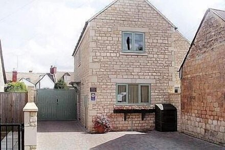 4 Star Cotswold Stone Cottage