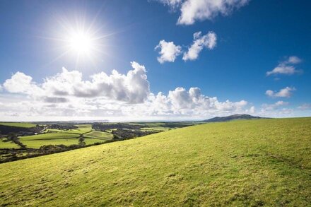 5* Luxury Welsh stone Long Cottage with magnificent panoramic views