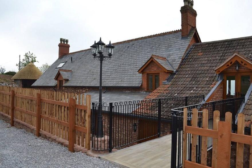 Luxury Farmhouse With Stunning Somerset Views