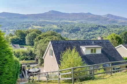 LLEIFIOR, family friendly, country holiday cottage in Dolgellau