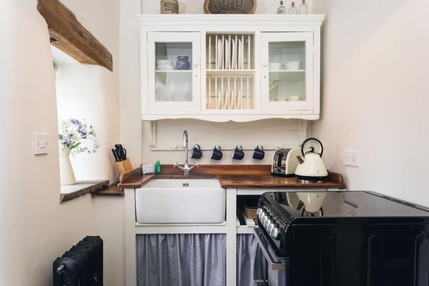 Beautifully Restored Period Holiday Cottage in the Peak District