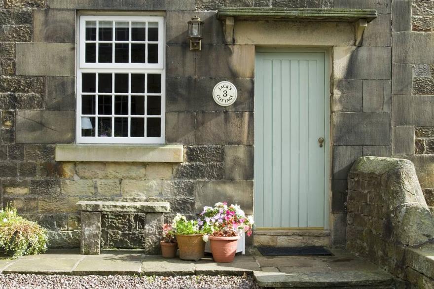 Beautifully Restored Period Holiday Cottage in the Peak District