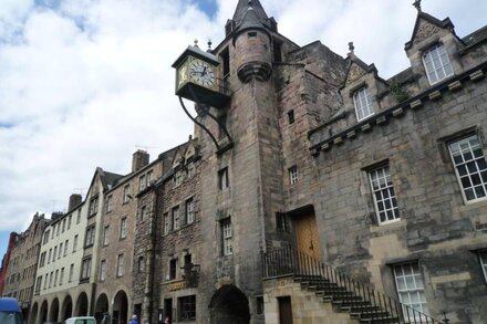 Old Tolbooth Wynd, off the historic Royal Mile