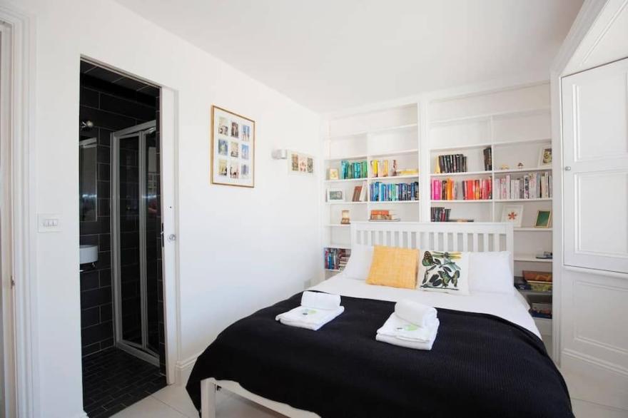 Spectacular Penthouse In Sussex Square