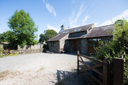 DETACHED STONE BARN IN SELSIDE, SLEEPS 6, WITH GARDEN ROOM.