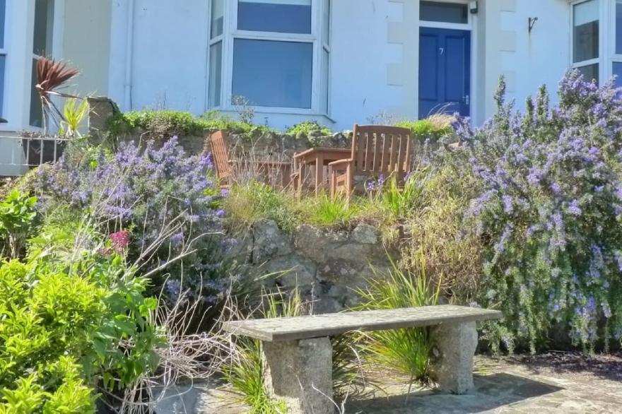 Holiday Flat In Central St Ives Cornwall, With Lovely Sea View Across Gardens