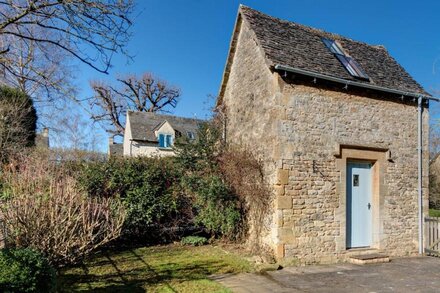 Charming Listed Country Cottage in the picturesque village of Lower Swell