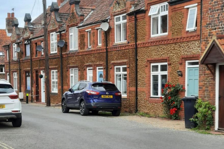 Amber Cottage 3 Bed  Cottage Sleeps 6,  open fire , In Snettisham, North Norfolk