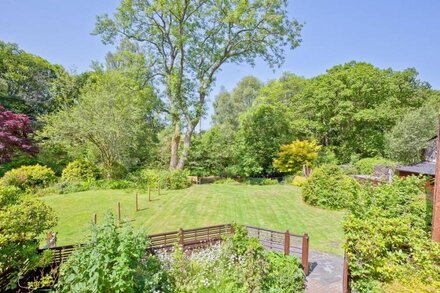 Gorgeous riverside cottage very close to Coniston Water