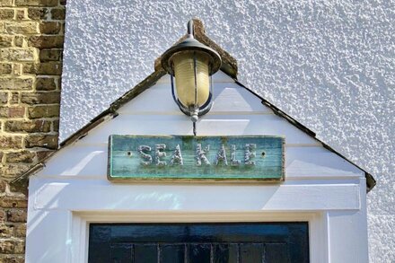 Stylish Seaside Cottage With Nature Reserve, River And Sea Views