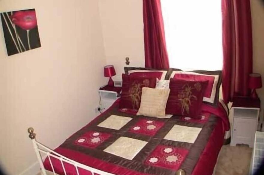 Luxury 2-Bed Conversion In Bothwell Village, Near Glasgow