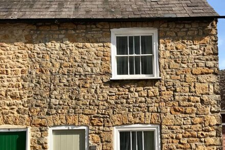 A charming character cottage with Abbey view