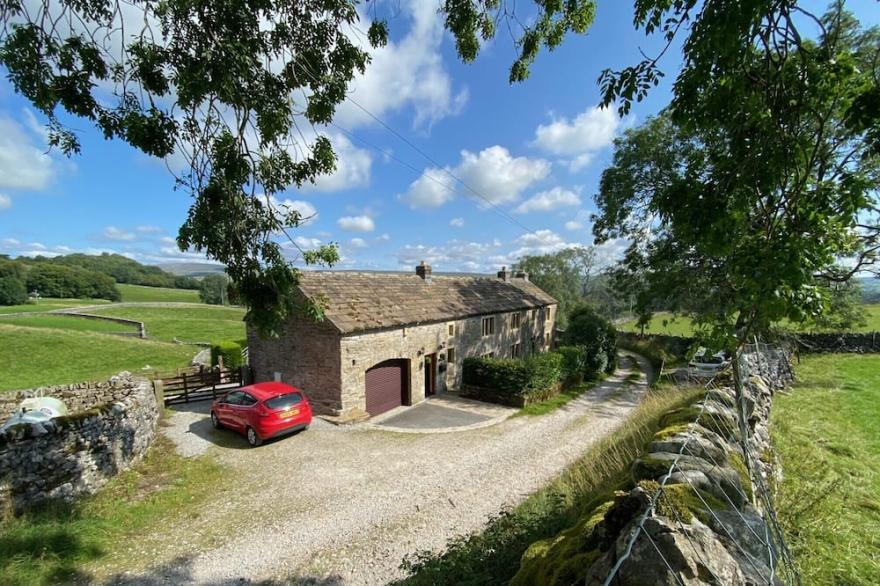 Splendid Detached Stone Barn Conversion In A Peaceful Setting -Yorkshire Dales