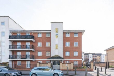 Suites by Rehoboth ★ Abbey Wood ★ London Zone 4