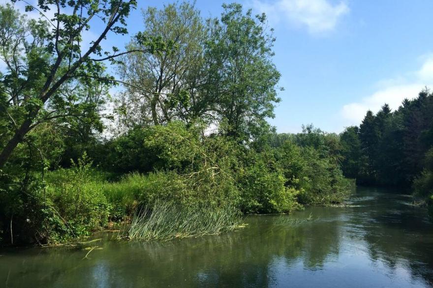 Cotswold Cottage On Edge Of Cotswolds, Near Oxford With Tennis Court+indoor Pool