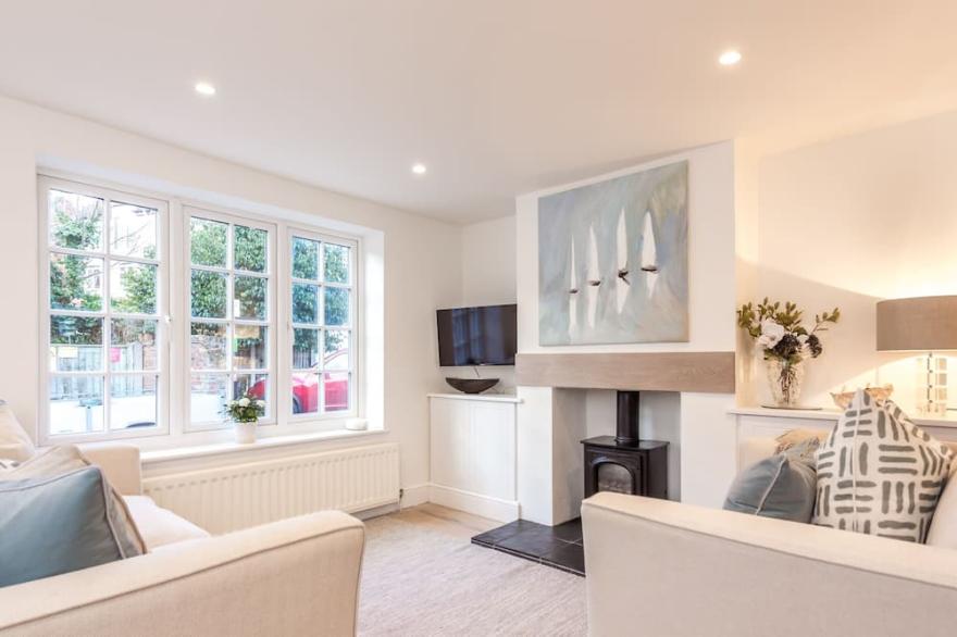 Featured in The Times, a child-friendly, 2 bed cottage in Christchurch, Dorset