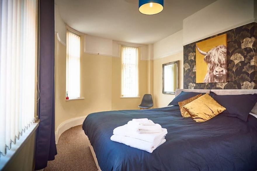 Delightful 2 bed apartment - sleeps 5 - Birkdale Village
