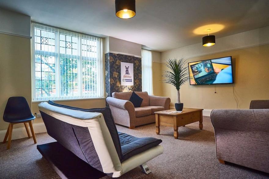 Delightful 2 bed apartment - sleeps 5 - Birkdale Village
