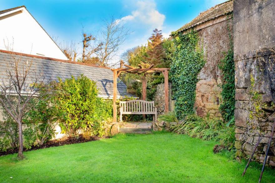 The Hayloft - Pet-friendly cottage sleeping 4