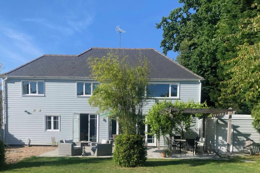Stunning Home, owned by interior photographer sleeps 8