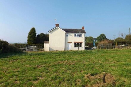 Detached Rural Cottage in Idyllic Location with 3 acre safe secure 6ft dog field